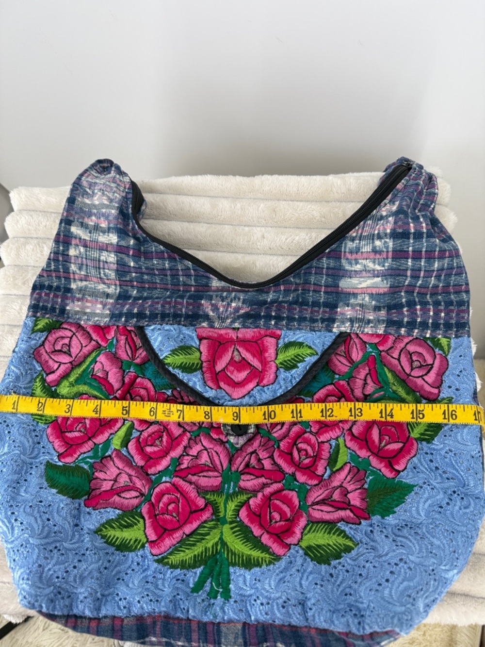 handmade hobo bag featuring Guatemalan embroidery floral design - Picture 8 of 11
